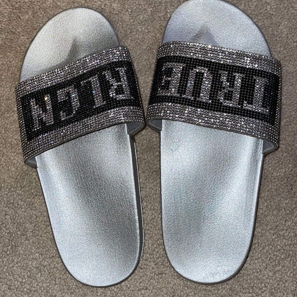 True Religion slides